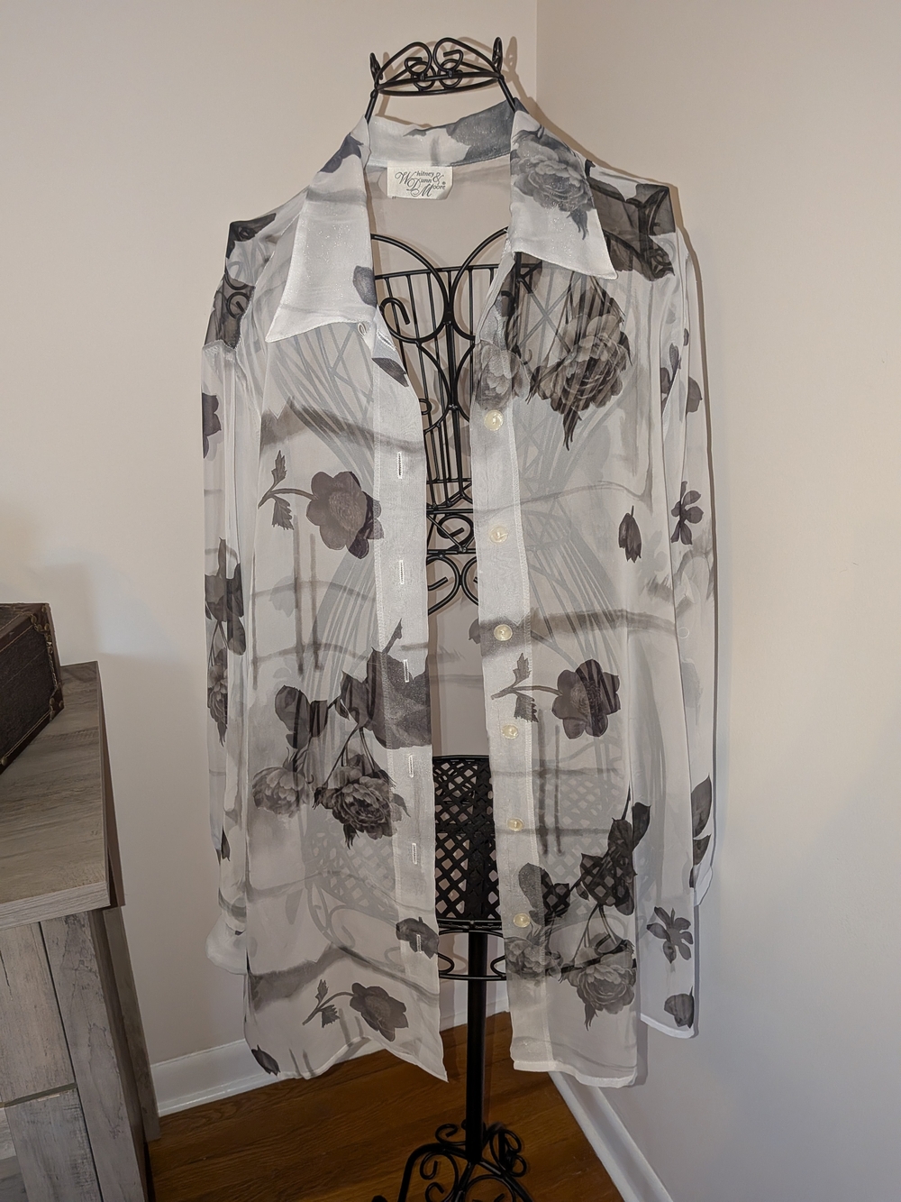 Whitney Dunn & Moore lSheer Floral Button Down Tunic Blouse